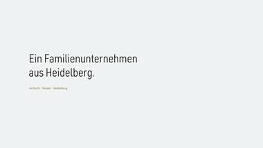 R019 · Abschluss — Zeitungs-Infografik (NYT 512 Paths/SCMP Print Arcade)